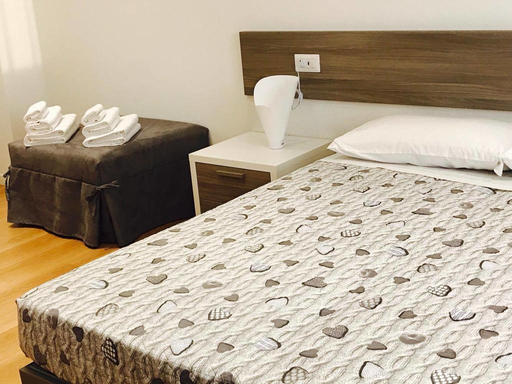 Four Rooms Guesthouse Ористано Екстер'єр фото